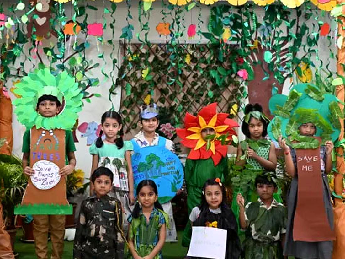 Hindi Diwas Hindi Diwas celebration poster at Arkaas Vignan School